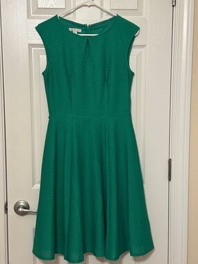 London Style Emerald Green Fit-and-Flare Midi Dress